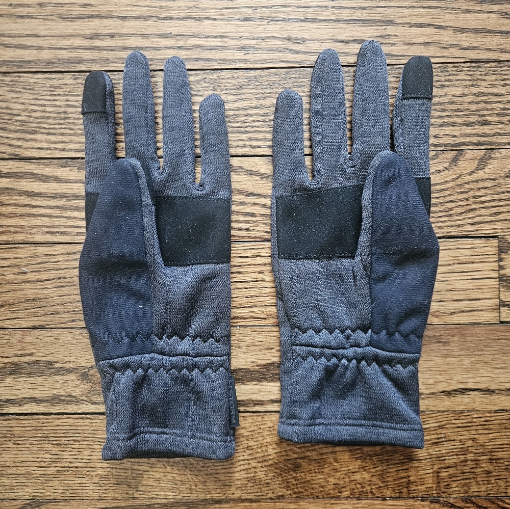 Under Armour Gray Performance Logo Knit Gloves - Picture 2 of 4